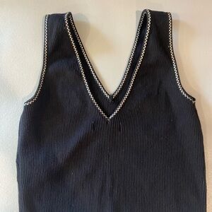 Caroline constas, size M , black top